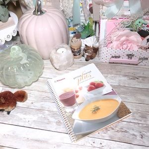 Vitamix Getting Started Plus Spiralbound Cookbook Book 2012 Blending Recipes
